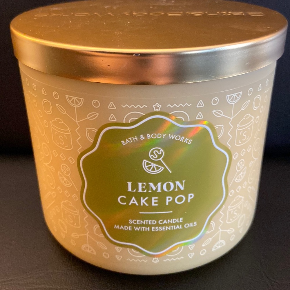 🆕 🍋  LEMON CAKE POP - Bath & Body Works 3 Wick  Candle - Spring Fruity Bakery